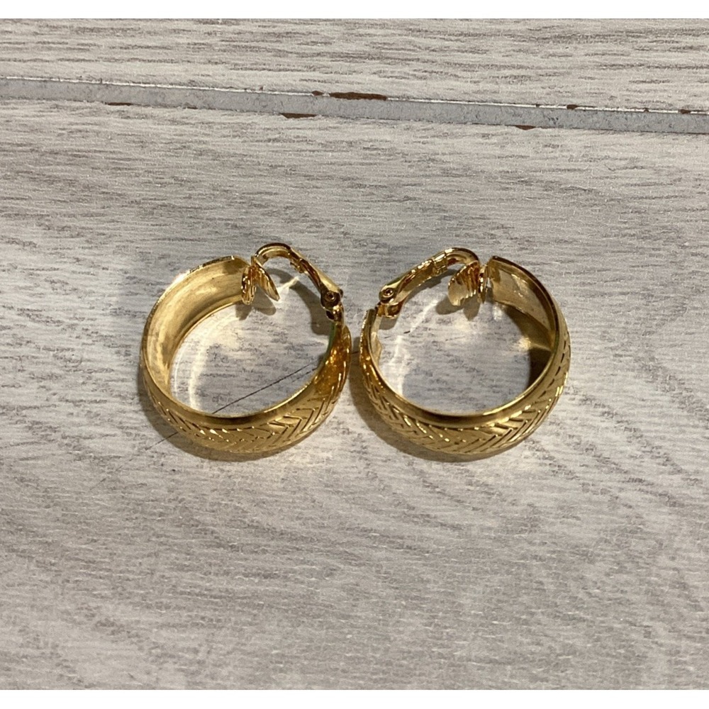 Goldtone Clip On Earrings Hoop Textured Vintage A16